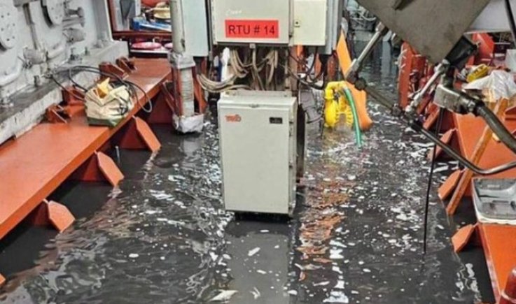 فضيحة للبحرية الأمريكية: “بيج هورن” خارج الخدمة في البحر العربي