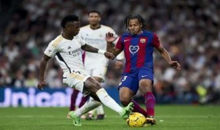  ريال مدريد يستضيف برشلونة في "كلاسيكو" الأرض
