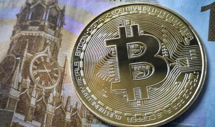 بتكوين تواصل ارتفاعاتها القياسية وتتخطى حاجز85ألف دولار