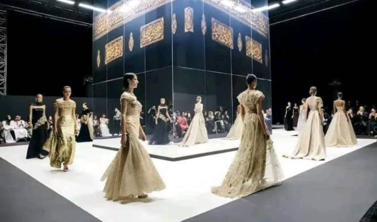 بن سلمان والتعري بجانب الكعبة.. استهداف صهيوني لمكة وصمت مخزي