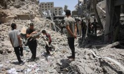 استشهاد 14 فلسطينيا بقصف العدو مناطق متفرقة من مدينة غزة وجباليا