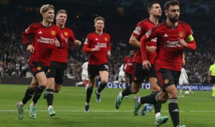 ديربي مانشستر: يونايتد يفوز على سيتي بثنائية في الدوري الإنجليزي