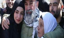 العدو الصهيوني يفرج عن 369 أسيرًا فلسطينيًا والمقاومة تسلم ثلاثة أسرى للكيان