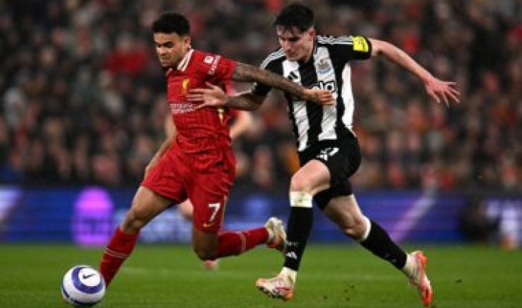 ليفربول يتغلب على نيوكاسل ويعزز صدارته للدوري الانجليزي