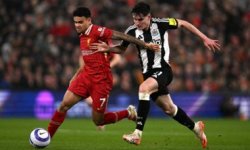 ليفربول يتغلب على نيوكاسل ويعزز صدارته للدوري الانجليزي