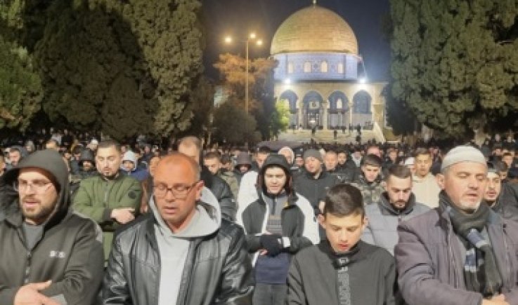 70 ألف مصل يؤدون صلاتي العشاء والتراويح في الأقصى المبارك