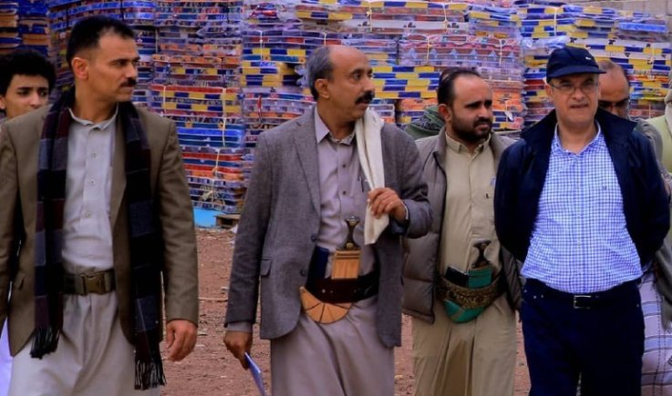 وزير الاقتصاد يزور مصانع للإسفنج في محافظة صنعاء
