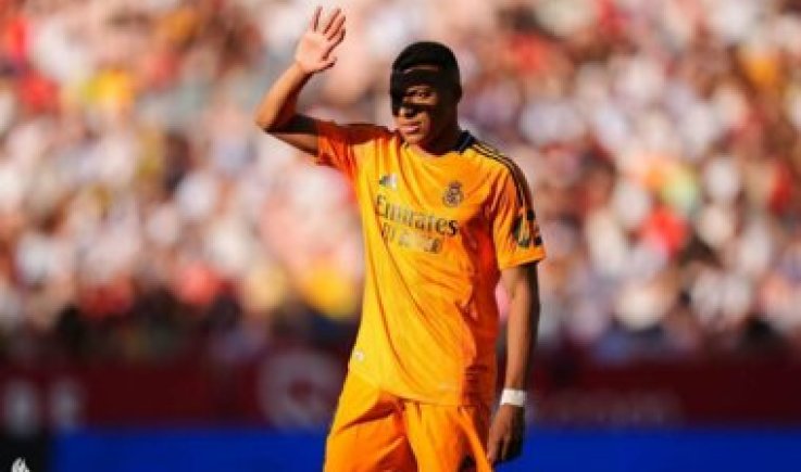 ريال مدريد يهزم إشبيلية وبرشلونة يسقط أمام فياريال في الليجا