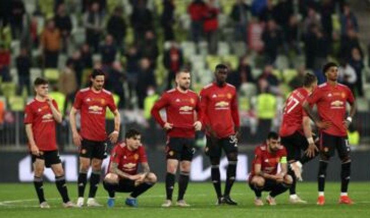 مانشستر يونايتد يعرض جميع لاعبيه للبيع