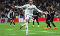 ريال مدريد يعرض الرقم 10 على لاعبه الفرنسي مبابي