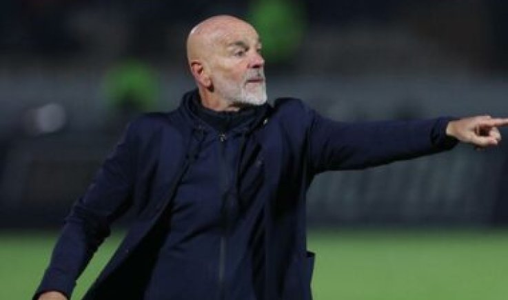 فيورنتينا الإيطالي يتعاقد مع المدرب ستيفانو بيولي