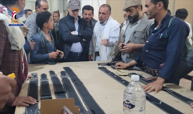 وزراء في حكومة التغيير والبناء يطّلعون على سير تنفيذ مشروع الصناعات الجلدية