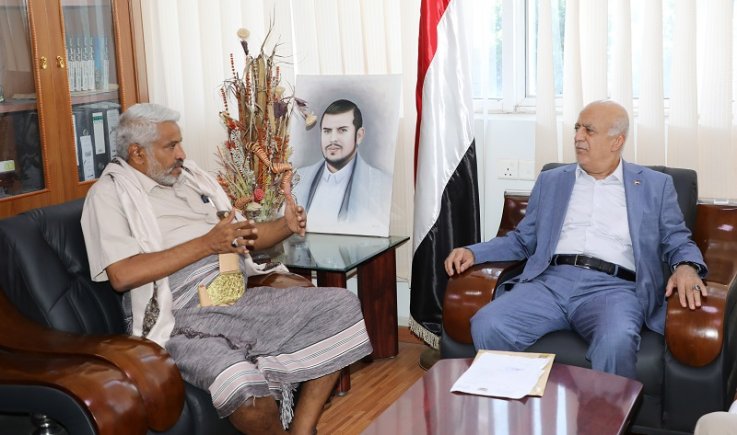 رئيس مجلس الوزراء يطلع خلال لقائه الوزير قحيم على أوضاع قطاع النقل
