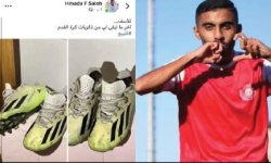 يعرض حذاءه الرياضية للبيع لينقذ عائلته من الجوع
