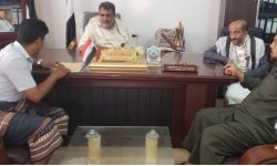 المحافظ إدريس يلتقي إدارة نادي شباب البيضاء الرياضي