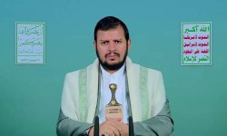 مخاطبا أنظمة البلدان التي تفصل اليمن جغرافياً عن فلسطين .. قائد الثورة :افتحوا منافذ العبور وسيتحرك مئات الآلاف من أبناء شعبنا لنصرة الشعب الفلسطيني