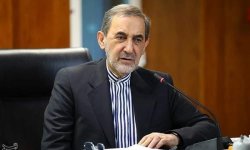 ولايتي: ضربات اليمنيين أجبرت حاملة طائرات أمريكية على الانسحاب