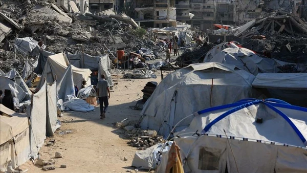 "غزة تذوب تحت الخيام": نازحون بين لهيب الشمس ومجاعة تحاصر الحياة