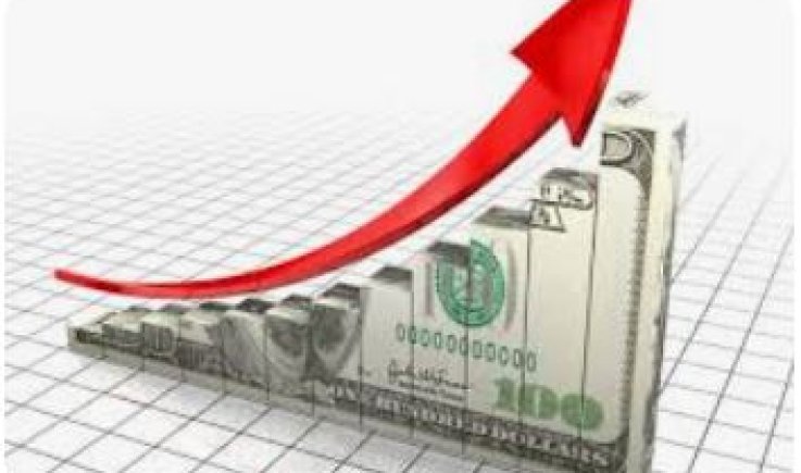 ارتفاع كبير لسعر الدولار الجمركي وصل إلى الضعف في عدن المحتلة