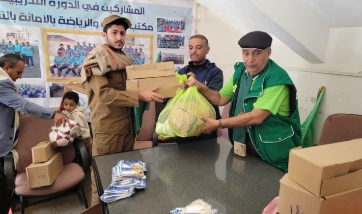 استعداد لتدشين بطوله الرسول الاعظم بالاهلي: مكتب الشباب والرياضة بالأمانة يوزع مستلزمات رياضية