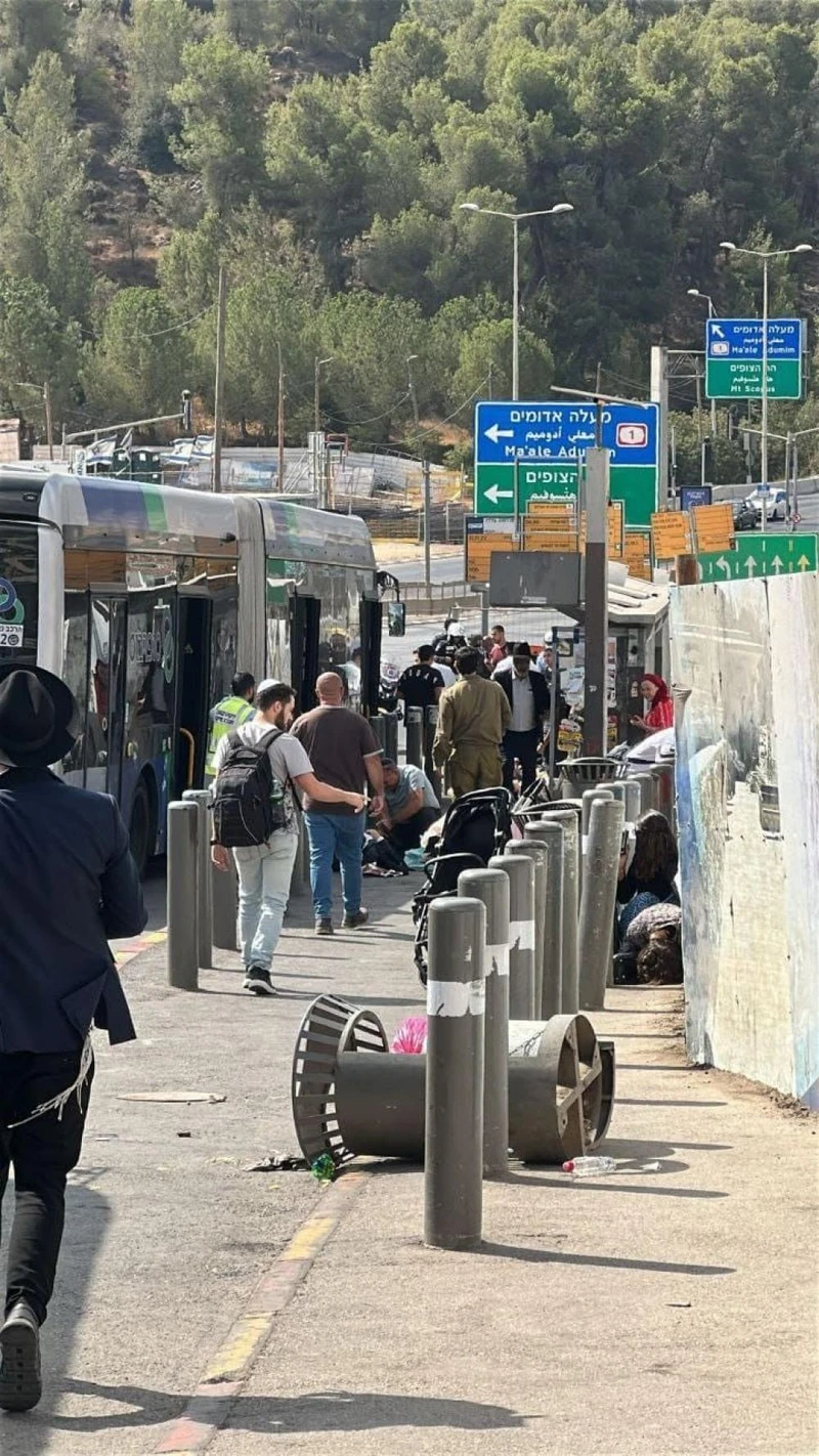 مقتل أربعة مستوطنين وإصابة آخرين في عملية إطلاق نار مزدوجة بالقدس