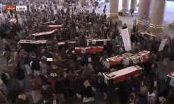 صنعاء تشيّع 32 صحفيًا من شهداء الكلمة ارتقوا في قصف صهيوني غادر