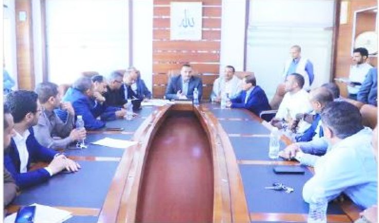 اجتماع بصنعاء يناقش أوضاع قطاع المولات والمراكز التجارية