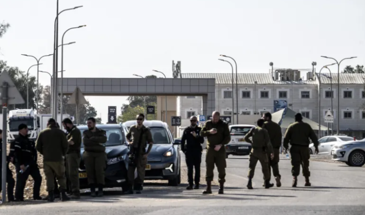 بدء نقل أسرى فلسطينيين إلى مرافق الإفراج
