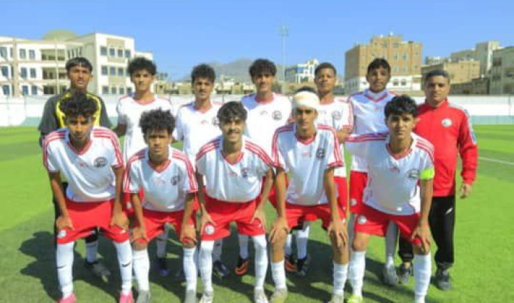 الأحمر الصغير يستأنف تحضيراته
