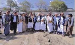نائب وزير الشباب ومحافظ إب يدشِّنان أعمال تعشيب ملعب الكبسي ويتفقدان عددًا من المنشآت الرياضية بالمحافظة