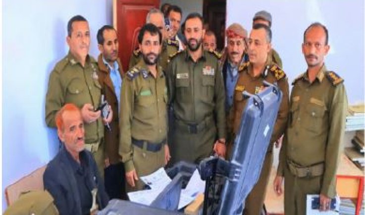 رئيس مصلحة الأحوال المدنية يتفقد العمل بمجمع الإصدار الآلي بمحافظة صنعاء