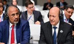 اتهامات متبادلة بين فصائل العدوان بتردي الخدمات وانهيار الاقتصاد