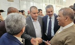 القائم بأعمال وزير الاقتصاد يطلع على سير العمل بإدارة خدمة الجمهور بالوزارة