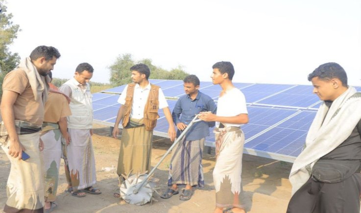 تدشين العمل بالبذارات محلية الصنع في مديرية باجل بالحديدة
