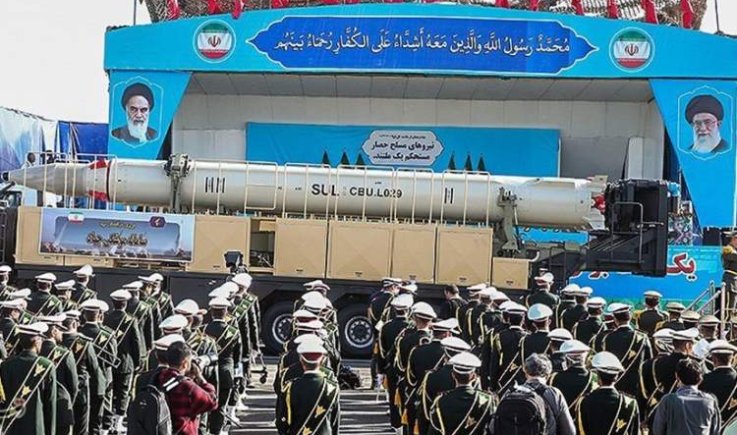 إيران: قصف البنية التحتية سيقابل بتدمير منشآت النفط والغاز حيث مصالح أمريكا