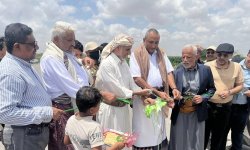 القائم بأعمال رئيس الوزراء يفتتح جسر الكدن في محافظة الحديدة