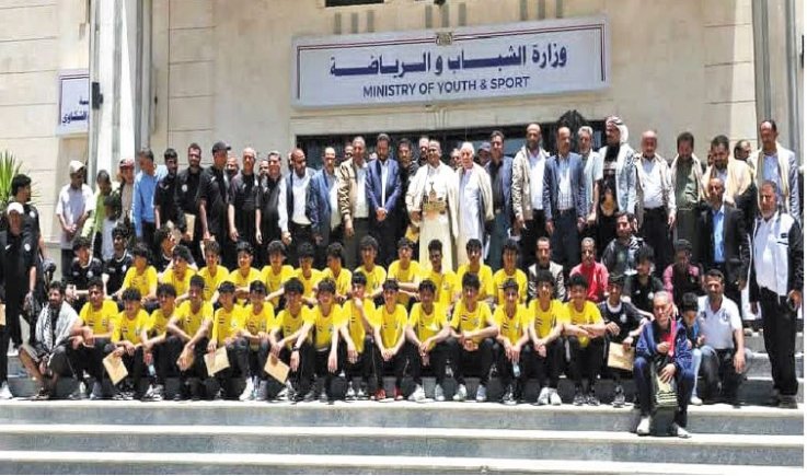 نائب وزير الشباب يشيد بمنتخب الناشئين ويحثهم على تحقيق إنجاز كروي جديد