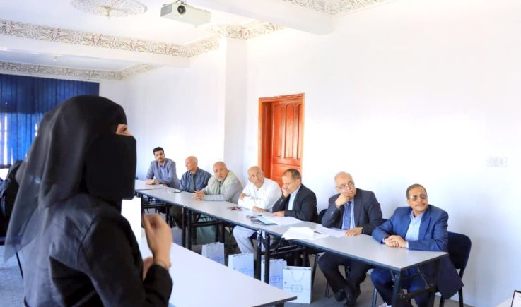 أطروحة دكتوراه للباحثة رنا صالح حول أثر القيادة الرقمية في تحقيق استراتيجية توطين الصناعة