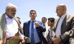 وزير النقل ورئيس هيئة الاستثمار يطّلعان على المواقع المقترحة لإقامة المناطق الصناعية بمديرية همدان