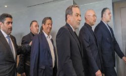 بعد أن بدأت في سويسرا باجتماع مباشر بين الطرفين..تهديدات ترامب تفسد أجواء المفاوضات والوفد الإيراني يغادر الجلسة الأولى بعد 40 دقيقة على بدئها