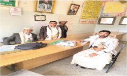مكتب الشباب بالحدأ يدشِّن توزيع مستلزمات رياضية وكتبًا تعليمية لمدارس المديرية