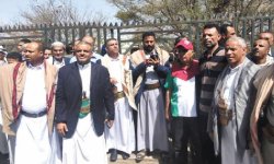 قيادة وكوادر وزارة الشباب يشاركون في الوقفة الجماهيرية المؤيِّدة لبيان القوات المسلحَّة