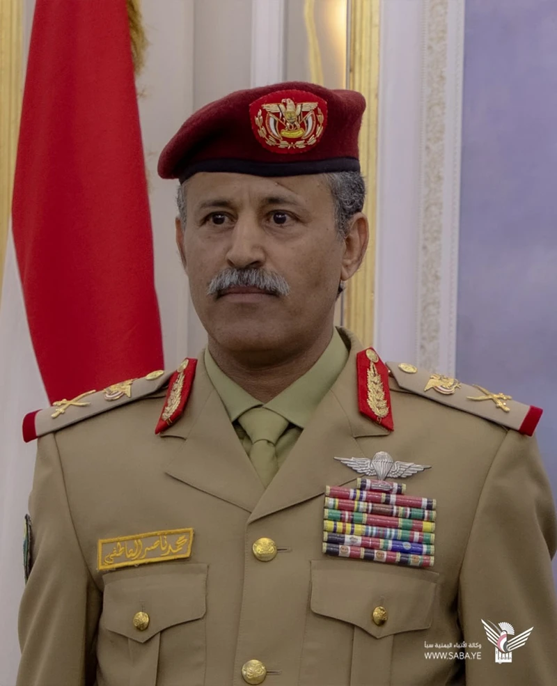 وزير الدفاع يؤكد جاهزية القوات المسلحة لكل الخيارات إذا استمر الحصار على اليمن