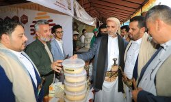 العلامة مفتاح يزور معرض المؤتمر العلمي للعسل الدوائي
