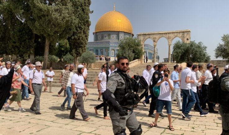 165 مغتصباً يهودياً يقتحمون باحات المسجد الأقصى المبارك