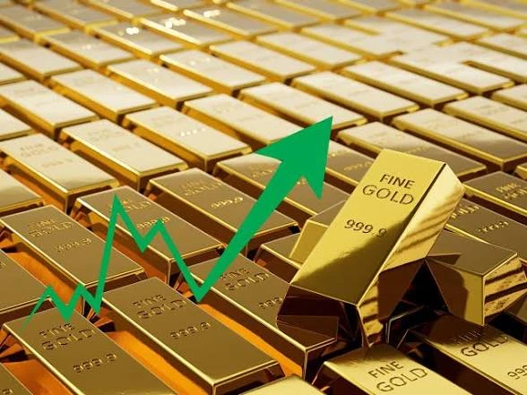 الذهب يقفز بأكثر من 1% مع تراجع النفط وعوائد السندات