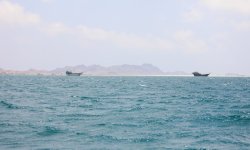 408 سفن تجارية تعبر باب المندب خلال عشرة أيام
